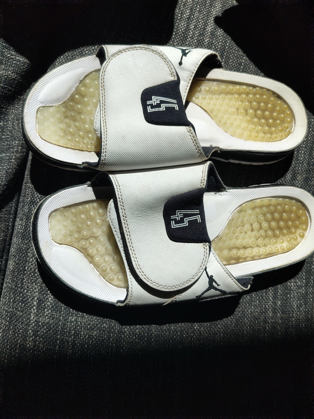 Size 10 - Jordan Hydro 11 White/Black 45 Slides